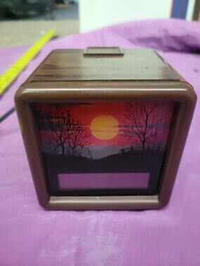 Vintage 1970's Spartus Lighted Sunrise/Sunset Clock